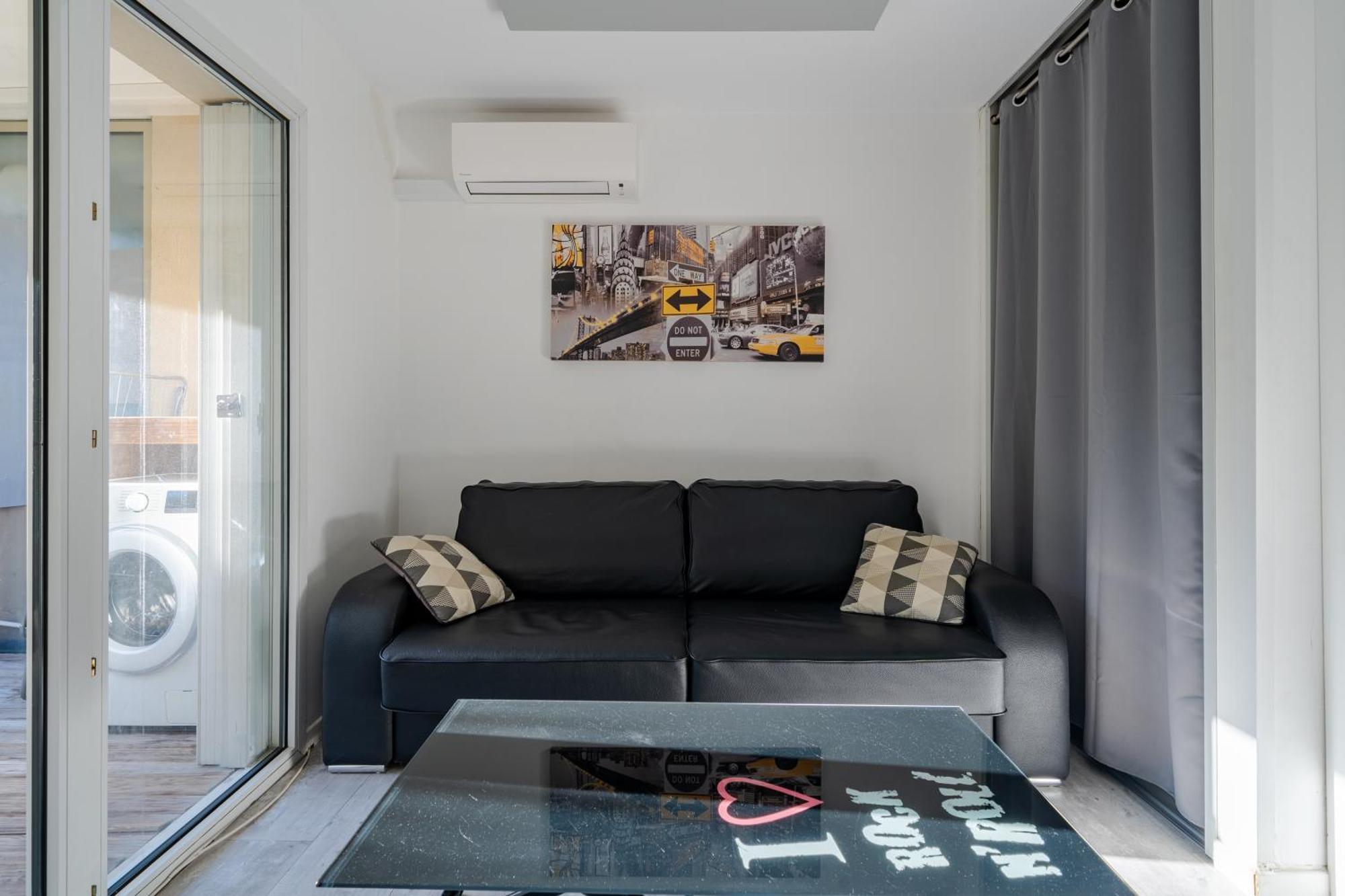 Apartment Charmant Studio