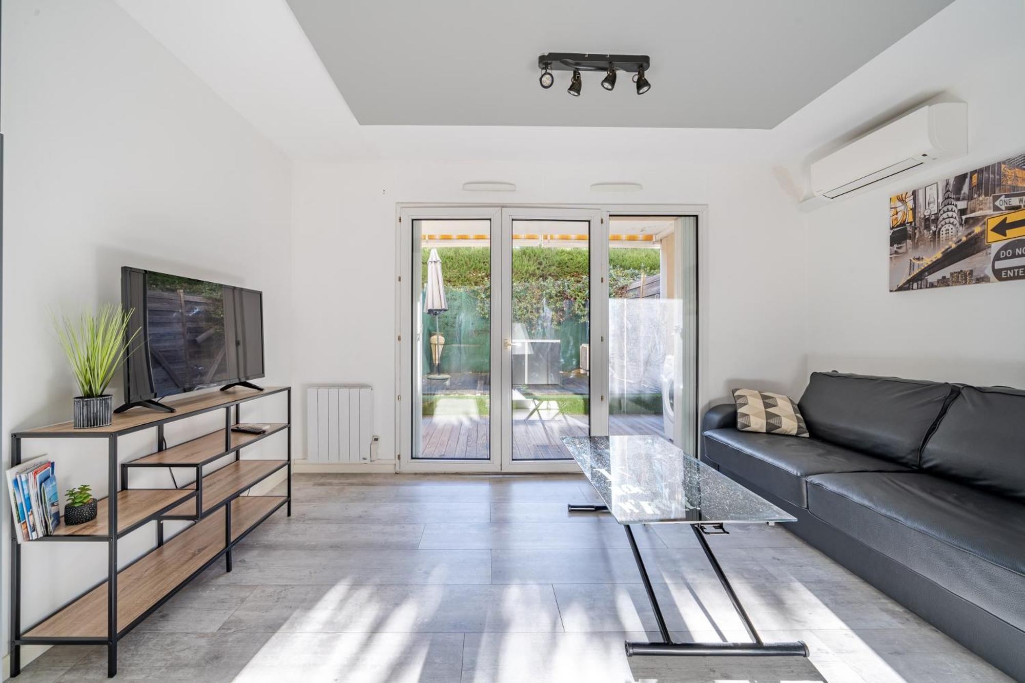 Charmant Studio Apartment *